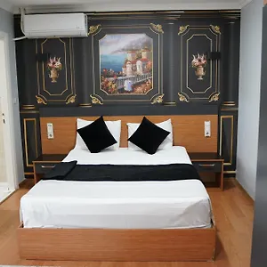 Heraldic Aparthotel